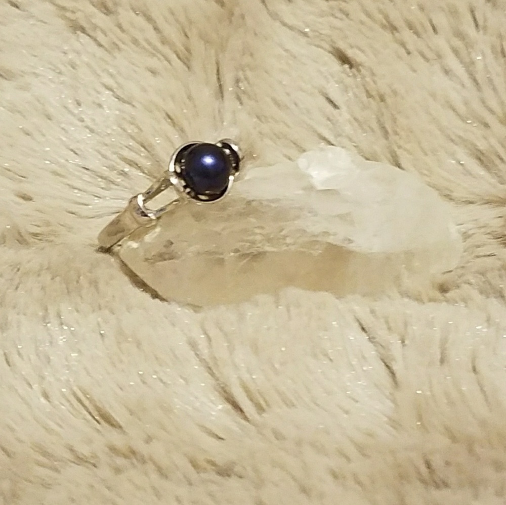 Vantel pearl ring
